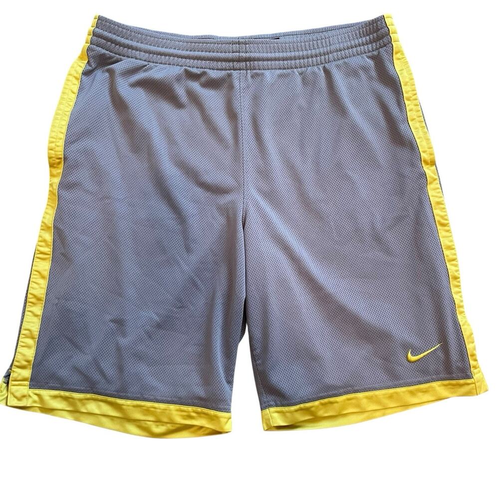 Vintage Y2K Nike Mesh Basketball Shorts
